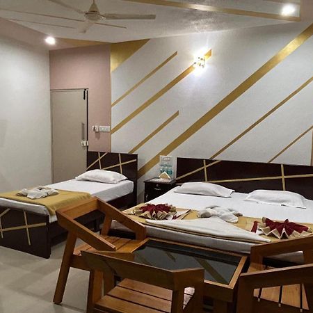 Royal Comfort Inn Bangalore Buitenkant foto
