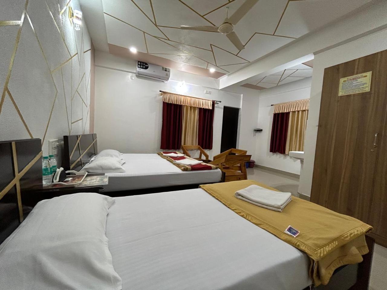 Royal Comfort Inn Bangalore Buitenkant foto